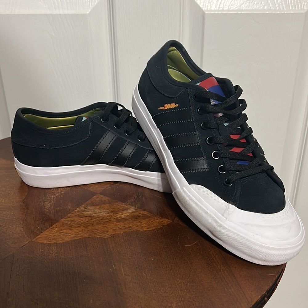🔥🔥 ADIDAS ZUMIEZ 100k - Limited Edition - Unisex (Men 6.5 / Women 8) - PREFECT